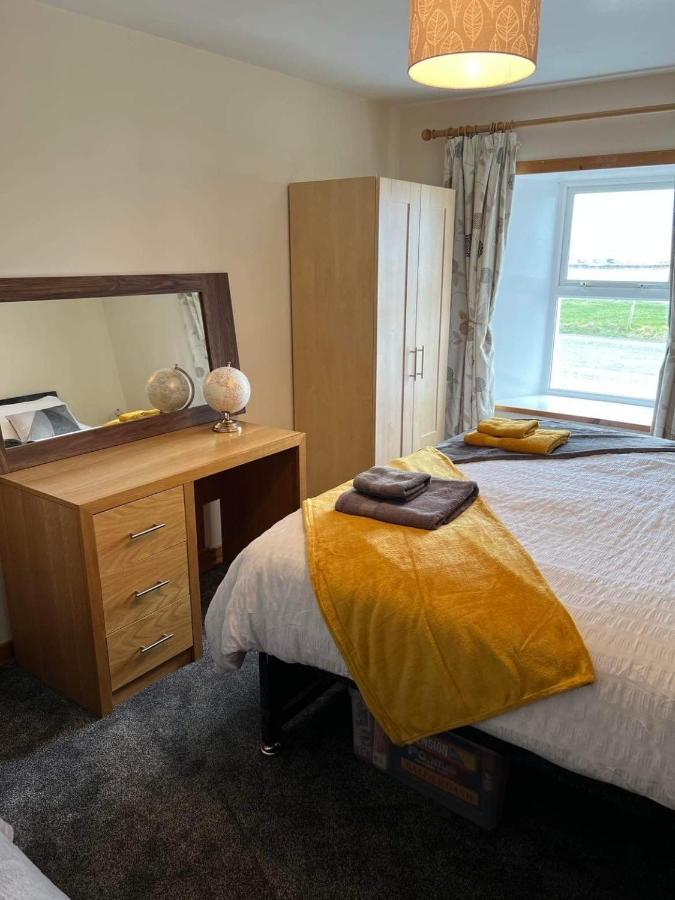 2 Bedroom House Overlooking Pierowall Bay, Westray 외부 사진