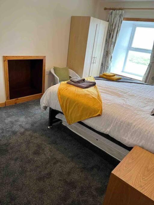 2 Bedroom House Overlooking Pierowall Bay, Westray 외부 사진